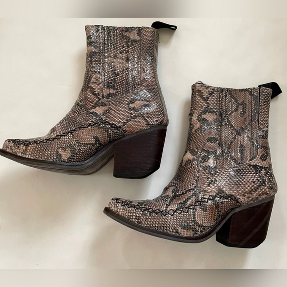 Jeffrey Campbell Hayden Boots - Picture 2 of 3